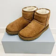 UGG Australia ブラウン ムートンブーツのサムネイル