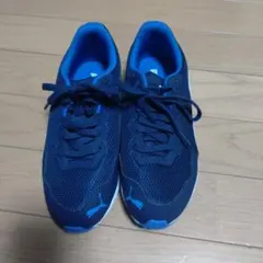 未使用PUMA ネイビー キッズスニーカー