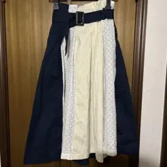 axes femme Aラインスカート ネイビー×イエロー