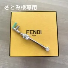 希少✨【FENDI】 フェンディ Fロゴ ピアス シルバー クリスタル 箱付のサムネイル
