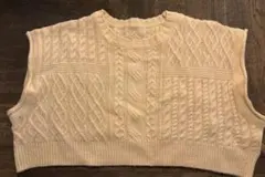 アーバンリサーチ　ベージュ ケーブルニット ニットベスト