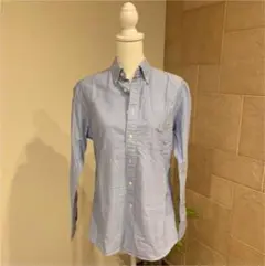 ユニクロ　水色長袖シャツ