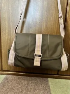 Agnes b VOYAGEアニエスベー ボヤージュのショルダーバッグのサムネイル