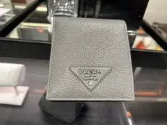 ★欧州限定カラー★新品★プラダ★グレー★財布 コインポケット付★ 2MO738