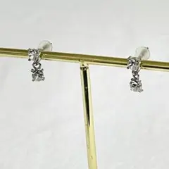【圧倒的な輝き】最高級キュービックジルコニア 2連揺れるピアス