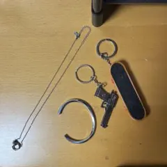 ネックレス　バングル　カラビナキーホルダーまとめ売り