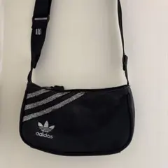 adidas ミニ ショルダーバッグ ブラック グリッター アディダス