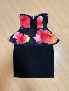 フラワープリントペプラムドレス