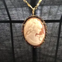 【アンティーク】シェルカメオペンダントトップ（ブローチ）