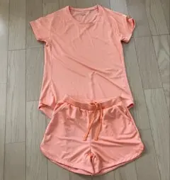 上下セット　Tシャツ　ショートパンツ　短パン　スポーツ　GU ACTIVEのサムネイル
