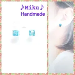 No.602-B　琉球ガラス⭐樹脂ポストピアス☆5mmキューブ型☆スカイブルー