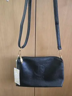 新品未使用タグ付 D'KELLY レザ－ ショルダーバック 黒
