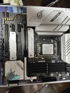 rog strix PCパーツ