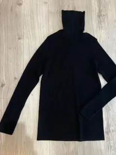 ユニクロ　ブラック　ウール100% タートルネック　リブニット