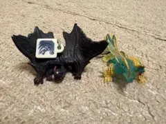モンスターハンター フィギュア ストラップ 2種セット　ゴアマガラ　ジンオウガのサムネイル