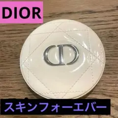 Dior スキンフォーエヴァー　クチュール　ルミナイザー　03 Pearl