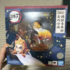 鬼滅の刃 中国限定 フィギュア 梅雨の日 煉獄杏寿郎 | Mercari