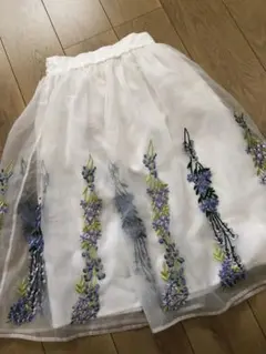 花柄刺繍入りフレアスカート Mサイズ　tocco