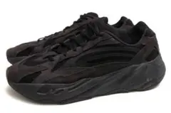 adidas イージブースト700