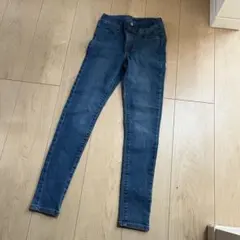 【未使用】GU ジーンズ　140cm