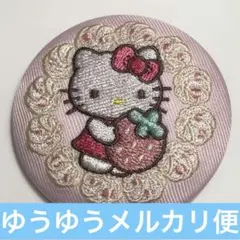 サンリオキャラクターズ 刺繍缶バッジ ハローキティ