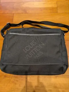 Item thumbnail for item 22e4c1b2-a1f0-4433-827c-76a692fc5f3f