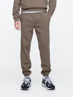 新品未使用タグ付　リラックスGAPロゴジョガーパンツ　ブラウン　裏起毛　ゆったり