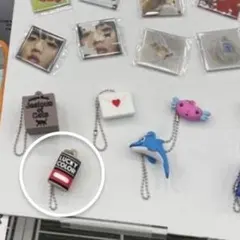 あいみょん ガチャガチャ キーホルダー イルカ - メルカリ