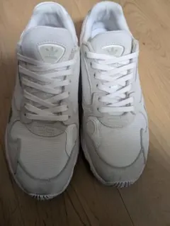 adidas ファルコン