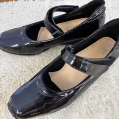 【極美品】アルファキュービック エナメルパンプス 23.5cm ダークネイビーのサムネイル