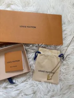 ルイヴィトン　LV V ネックレスのサムネイル