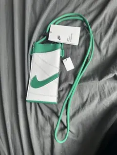 NIKE Phone Crossbody スマホショルダーバッグのサムネイル