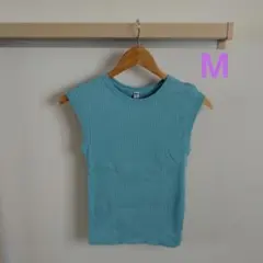 ユニクロ　ニット　ノースリーブ　トップス