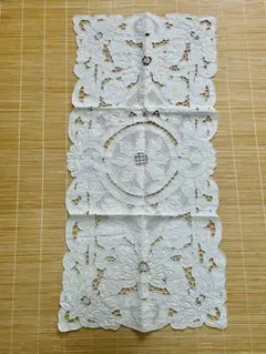 近沢レース カットワーク テーブルセンター 81✖️31