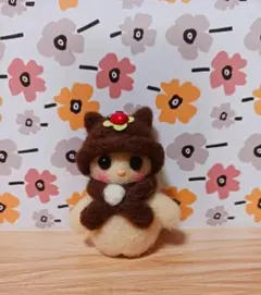 羊毛フェルト ・猫（キジトラ）チャームストラップ - メルカリ