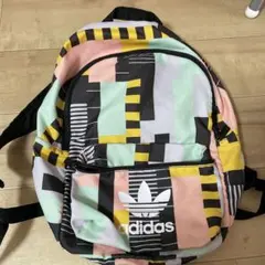 adidas カラフルバックパック