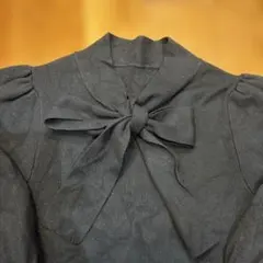 美品　リボン付き黒ニットセーター　グレイル