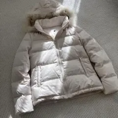 SALE中‼️美品　ボディドレッシング　ファー付きダウン　コート　2 M 白