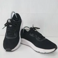 b147 UNDER ARMOUR/アンダーアーマー スニーカー 黒 24.5のサムネイル