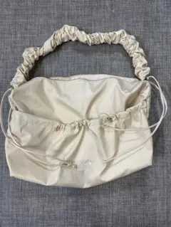 アイボリー ナイロン フリルハンドル ショルダーバッグ
