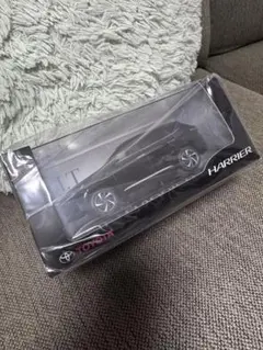 TOYOTA HARRIER トヨタ　ハリアー　60系　後期　1/30 ブラックのサムネイル