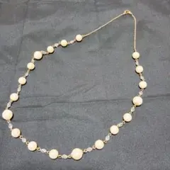 パールとビーズのネックレス