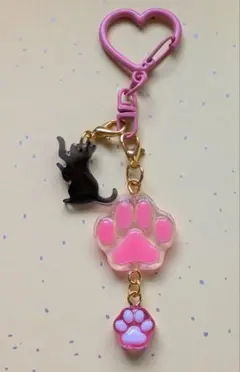 #27 キーホルダー ハンドメイド レジン チャーム 猫 ピンク