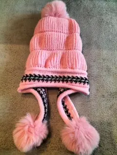 ピンク ポンポン付きニット帽 耳あて付き