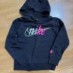 Nike 黒 パーカー　100-110