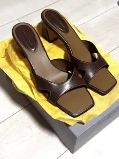 CHARLES & KEITH サンダル ダークブラウンのサムネイル