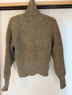 UNIQROオリーブグリーン ハイネックリブ編みセーター