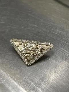 クリスタル装飾ブローチ