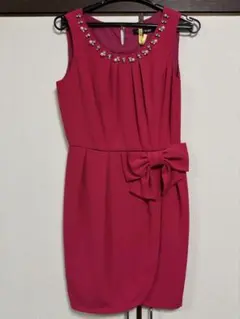 ビジュー付きピンクドレス リボンデザイン