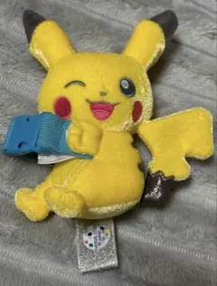 【USJ限定】ピカチュウ抱きつきぬいぐるみ ぬいぐるみバッジセットのサムネイル